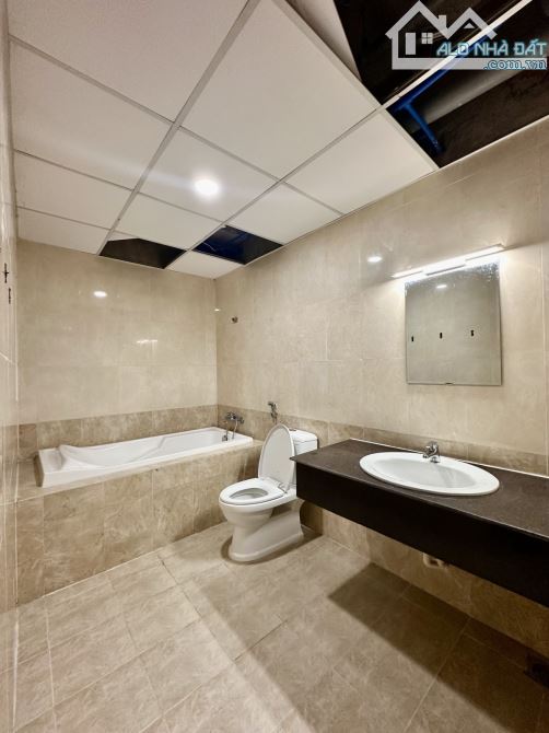 🏬 CĂN HỘ PENTHOUSE GIAI VIỆT  - TẠ QUANG BỬU, P5 Q8 - 228M²(20x11.3) - DTSD 500M² SÀN - 9
