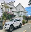 VILLA ĐẸP NẰM NGAY CUNG ĐƯỜNG NGHỈ DƯỠNG YÊN THẾ - HÀNG THÔNG RỢP BÓNG KẾ BÊN CUNG VUA