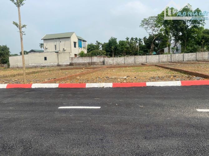 Đất nền Hoà Lạc Thạch Thất Giáp Khu công nghệ cao làng đại học quốc giá DT:150m View Hồ