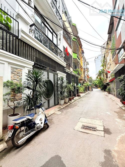 11TỶ 55M 6T TÂN ẤP BA ĐINH NHÀ MỚI LÔ GÓC 3 THOÁNG THANG MÁY FFUN NỘI THẤT