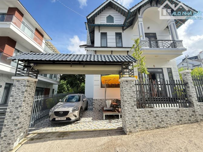 Bán Gấp Villa Hoàn Công Mới Tinh 200m2 Ngang 12m Đường Ô Tô 4m Cách Chợ Đà Lạt Chỉ 5 Phút