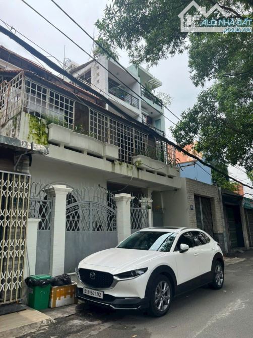 Bán nhà mặt phố Đường Số 9, 14,5 tỷ, 136m2, 4PN, 4WC