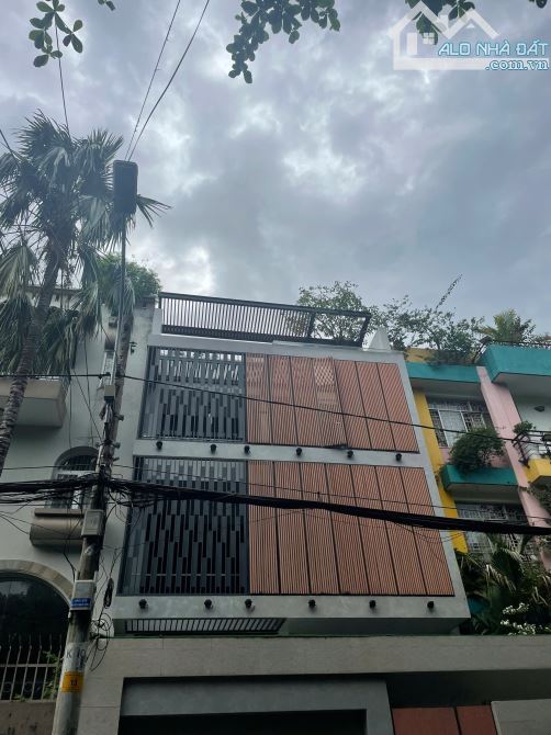 Bán Biệt Thự nội khu Trường Sơn, Cư Xá Bắc Hải, P.15, Q.10. DT: 7.5x20m Hầm 5 Tầng !