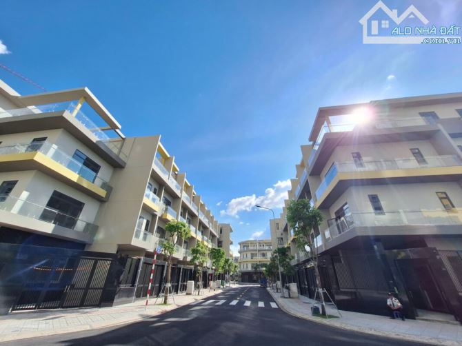 Nhà phố Bcons ngay cạnh Depot Metro, DT 72m2 - 230m2 - Giá gốc CDT ck 6.7%