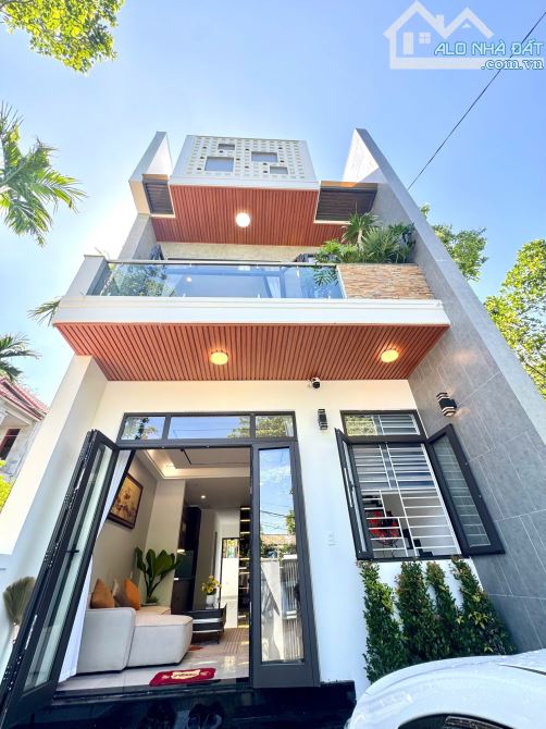 Nhà đẹp 2 tầng mặt tiền đường 16,5m Thu Bồn - Thủy Xuân- TP Huế