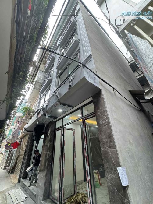 Bán nhà Nguyễn Chí Thanh - Đống Đa, 20m ra đường ô tô, vị trí đẹp, 5 tầng, thang máy