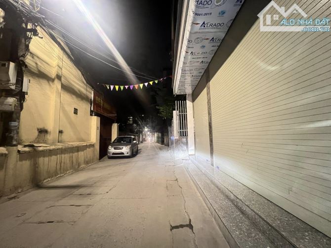 BÁN NHÀ AN DƯƠNG  VƯƠNG  Ô TÔ NGỦ TRONG NHÀ – NHÀ ĐẸP Ở NGAY 81M 14.8TỶ
