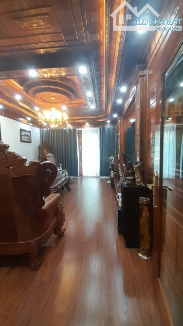 Bán nhà 5 tầng thang máy tại Hoàng Ngọc phách Giá 15,5ty