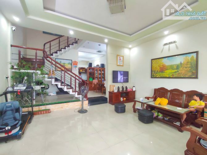 Bán nhà 2 tầngx 97m2 kiệt 5m ô tô tránh nhau khu Mỹ An , Ngũ Hành Sơn