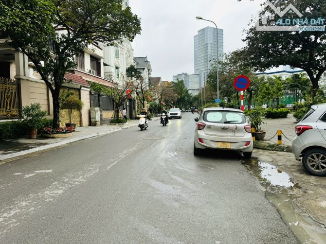 Bán đất phố Đỗ Nhuận, phường Xuân Đỉnh, Hà Nội Vỉa hè ô tô tránh đỗ ngày đêm 36.8 tỷ MT 8m