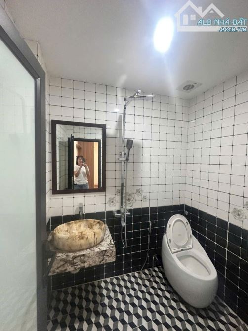 BÁN NHÀ THẠCH BÀN LONG BIÊN 5 TỶ 45m 4 TẦNG MT 4m gần Công Viên Dòng tiền 14 triệu/1T