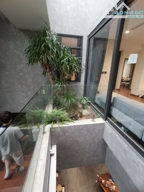 CẦN BÁN GẤP - BIỆT THỰ MẶT PHỐ VĨNH HƯNG  QUẬN HOÀNG MAI 415m 4 TẦNG  THANG MÁY - BỂ BƠI