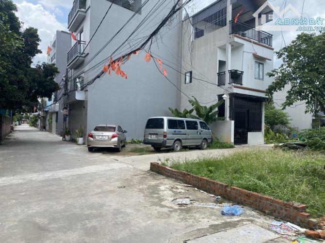 Bán đất Sóc Sơn Tân Trại Phú Cường 60m chỉ 2.1 tỉ. Lô góc  2 ô tô tránh nhau
