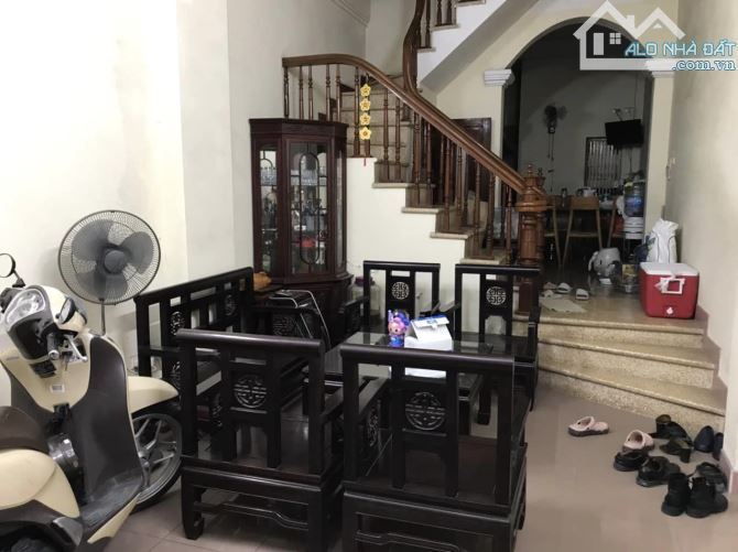 BÁN NHÀ 5 TẦNG PHỐ THANH NHÀN – HAI BÀ TRƯNG, MẶT NGÕ THÔNG, Ô TÔ ĐỖ CỬA, KINH DOANH.
