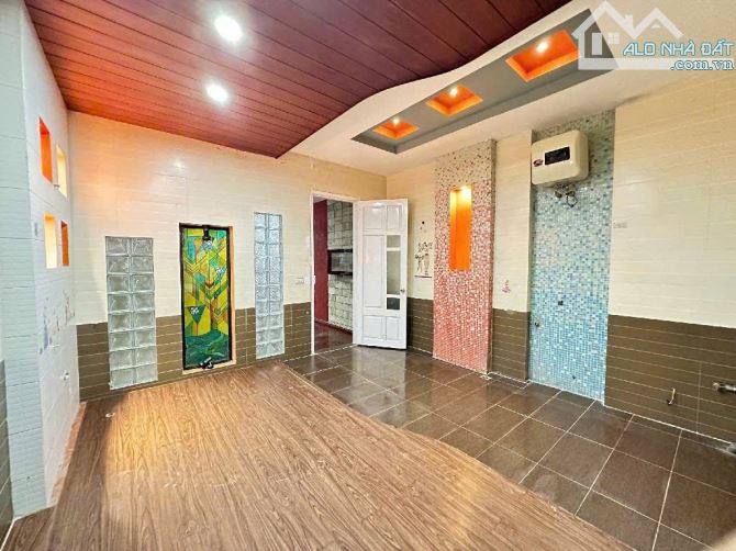 BÁN NHÀ MẶT NGÕ TRẦN DUY HƯNG  .LÔ GÓC 5 TẦNG 65M2 .MT 5M .GA RA Ô TÔ