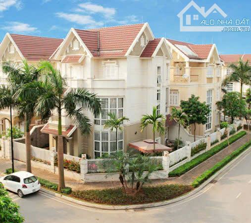 BÁN SIÊU BIỆT THỰ CIPUTRA – LÔ GÓC – VỊ TRÍ KIM CƯƠNG - S= 305M2 - GIÁ 126 TỶ.