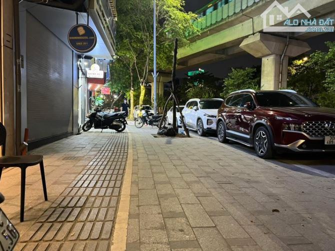 Bán nhà Đống Đa, phân lô 2 thoáng, lô góc,thang máy, kinh doanh, 27 tỷ