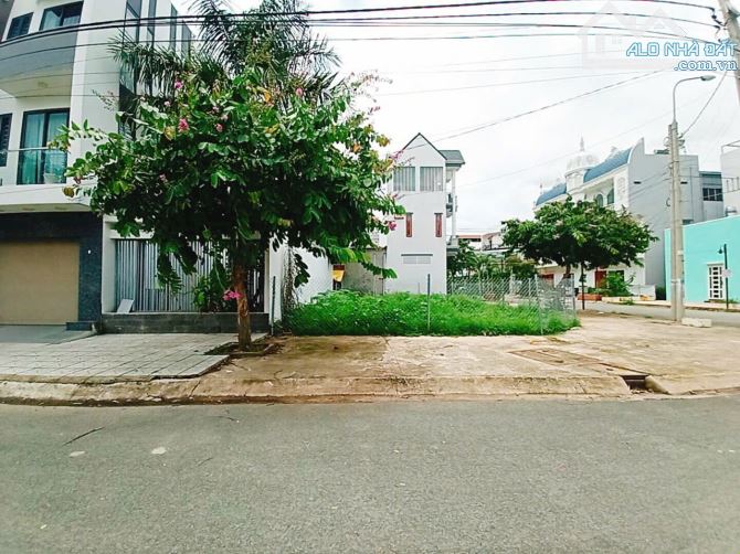 Bán Lô Đất (Ngang 9,2M x 17M) góc 2 Mặt Tiền, gần Chợ Bửu Long, Trường Song Ngữ Lạc Hồng