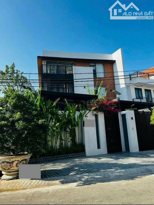Bán biệt thự đẳng cấp Châu Âu ( DT 270m2) - Khu Tên Lửa, Bình Trị Đông B, Bình Tân