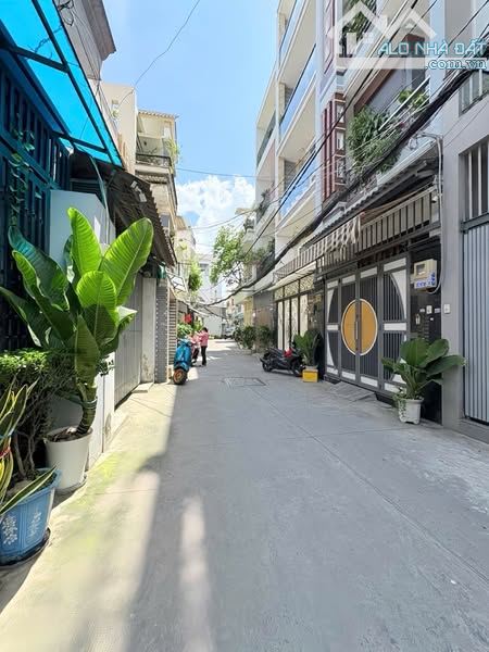 NHÀ HẺM 6M XE HƠI  NGUYỄN SƠN, GẦN NGÃ TƯ THOẠI NGỌC HẦU  3 LẦU ST 4x16M  GIÁ 7TỶ