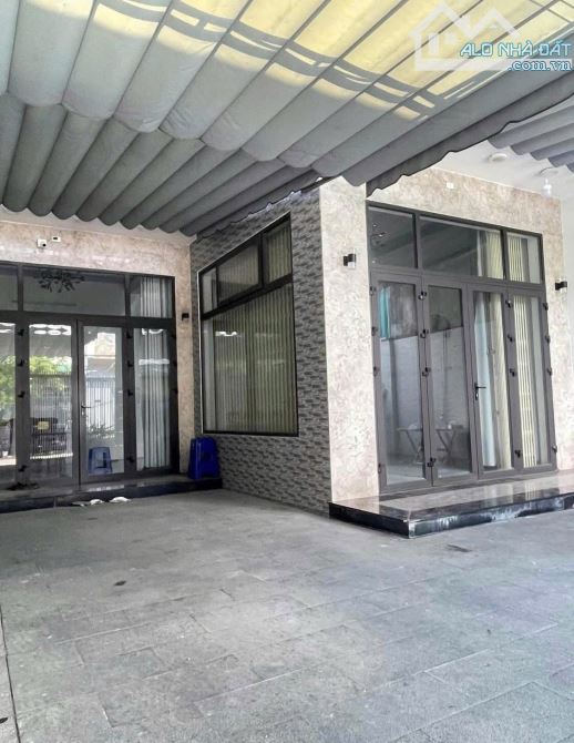 Bán nhà biệt thự trung tâm tp gần ngay khách sạn trung tâm Lê Lợi- Quang Trung