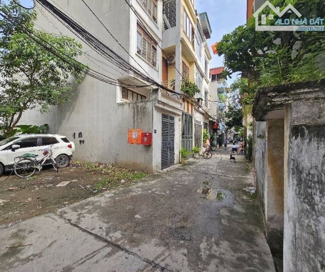 Siêu phẩm lô góc - trung tâm Long Biên - ô tô vào đất - vị trí vàng - dt 40m2, giá 5 tỷ++