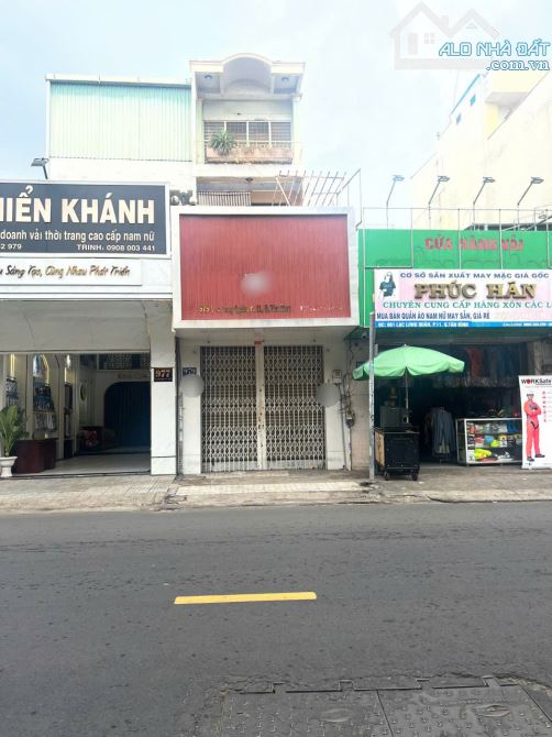 cho thuê nhà MT lũy bán bích  4x28 1 trệt 3 lầu cầu thang cuối nhà vị trí siêu đẹp