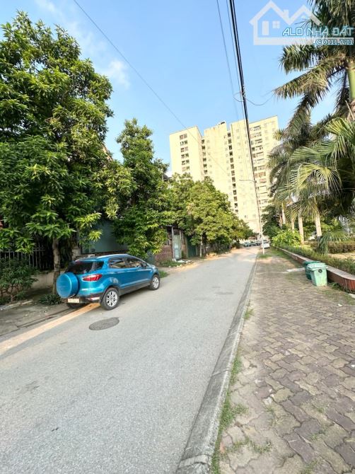 Bán nhà biệt thự cầu bươu vew hồ điều hòa dt 380 4t
