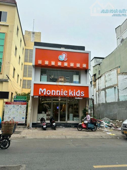 42 tỷ! Bán MT Đ. Nguyễn Thiện Thuật, Q. 3 - 6,1m x 21m – 2 tầng.