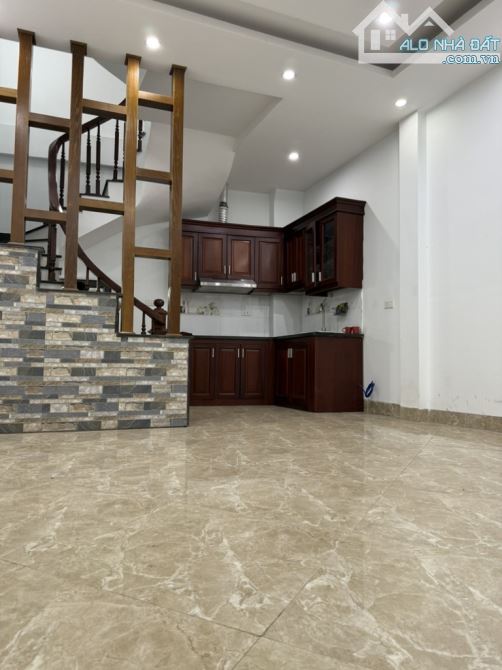 BÁN NHÀ CĂN GÓC 30/35M TRẦN CUNG SÁT KĐT NAM CƯỜNG, NGÕ THÔNG RỘNG BA GÁC QUAY ĐẦU, 7.4 TỶ