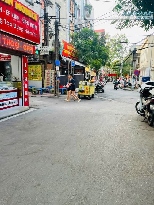 NHÀ Ở PHÂN LÔ BẮC TỪ LIÊM–Ô TÔ QUA NHÀ–NHỈNH 4 TỶ–NGÕ THÔNG–MỘT NHÀ RA PHỐ–FULL CÔNG NĂNG