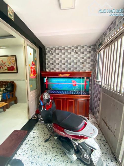 GẤP BÁN NHÀ 2 TẦNG, ĐẸP -DỌN VÀO Ở NGAY-DƯƠNG BÁ TRẠC-QUẬN 8-DT: 4,2x13-NHỈNH 5 TỶ