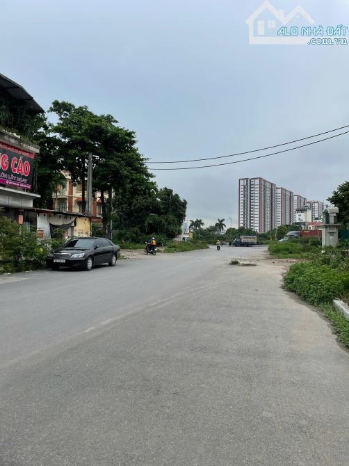Mặt phố KHAI SƠN NGỌC THỤY - 115m đất MT 5m5 - đường rộng 25m vỉa hè hiếm có.