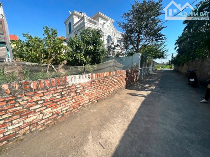 NGÕ Ô TÔ TRÁNH 💯 BÁN ĐẤT Ỷ LAN - GIA LÂM – NGÕ THÔNG - ĐẸP NỞ HẬU – 120M² 💸 9.5 TỶ