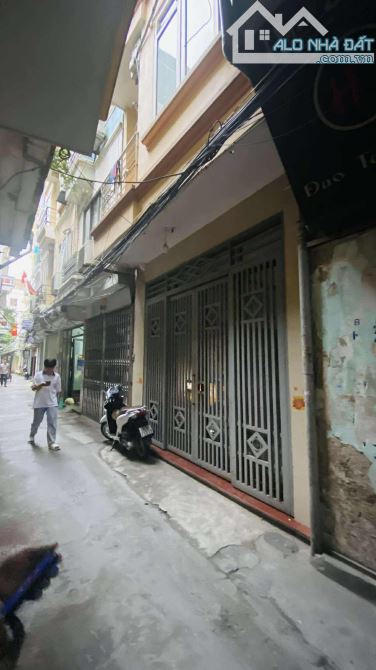Lõi Hai Bà, dân xây, ôto đỗ cửa, ngõ thông, kinh doanh, full nội thất 40m2 giá 9.6 tỷ