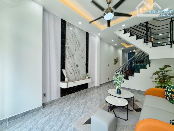 Bán nhà Nguyễn Tư Giản, Phường 12, Gò Vấp, TpHCM, 3.2 x 11m, hẻm ô tô, giá 4.65 Tỷ