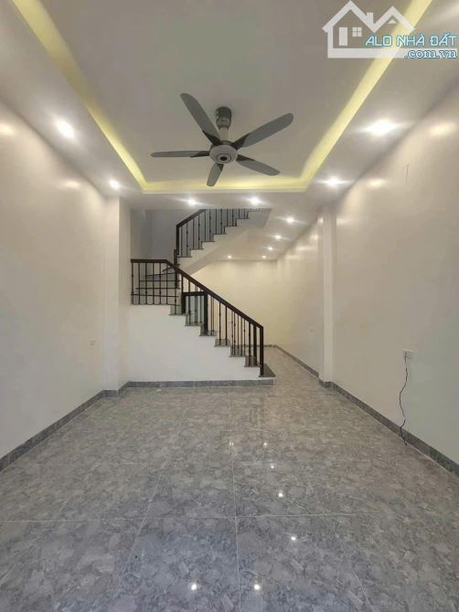 + Hiếm! Hơn 5 tỷ 42m có nhà đẹp Hữu Hòa Thanh Trì  không căn thứ 2! + Ô tô cách vài bước