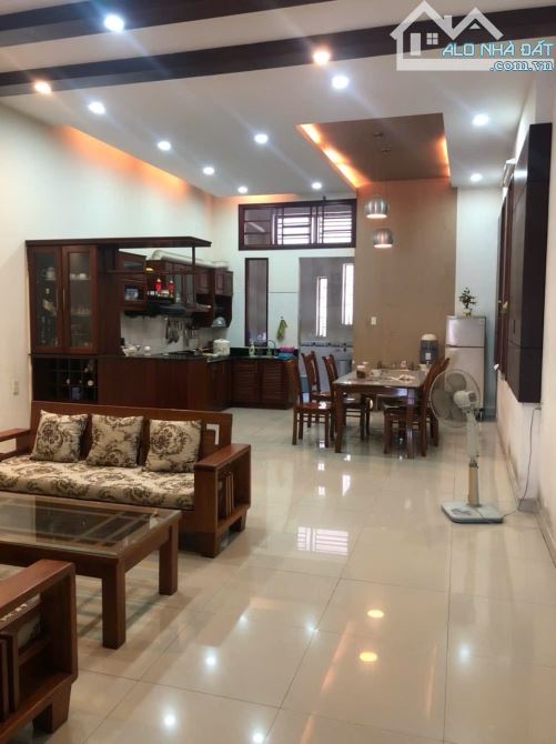 BÁN NHÀ 5 TẦNG MẶT TIỀN ĐƯỜNG 2/9 – TRỤC CHÍNH TRUNG TÂM TP. ĐÀ NẴNG – KINH DOANH SẦM UẤT