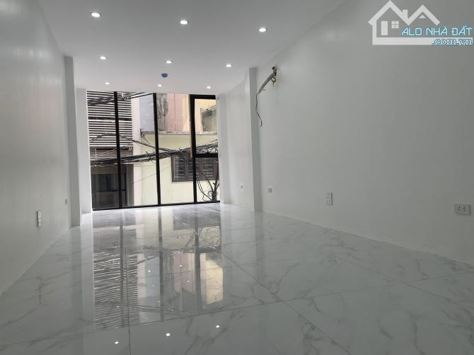 Cát Linh, Nhà đẹp ở ngay, Ngõ thông Oto tránh, 8 tầng TM, KD. 55m2, mt 4m. 24.5 tỷ