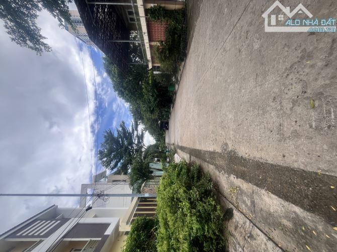 HIẾM! Biệt Thự 3 Tầng View Sông Rạch Chiếc, Bình Trưng Tây, Thủ Đức - 189m² - Giá 28 Tỷ