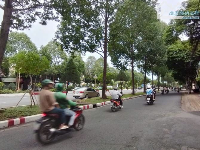 CẦN BÁN NHÀ  Mặt tiền ngay ngã 4 Cổng 2 Sân Bay Biên Hòa, Nguyễn Ái Quốc