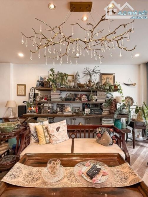 Bán nhà Hoàng Hoa Thám, Phú Nhuận, 75m2, 5 tầng, 5PN, sổ đỏ, giá 10.5 tỷ.