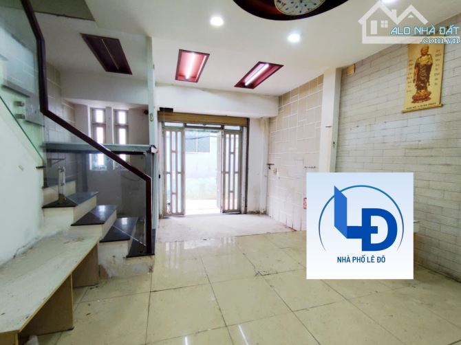 Bán nhà cực hiếm! Cách mặt tiền chỉ 1 căn –DT 60m2.hẻm ô tô Tân Hòa Đông, Q.6.Giá tốt