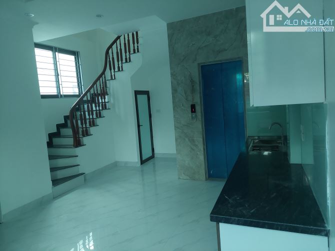 Nhà mới thượng cát 5 tầng- TM chạy vù vù-40M2 – Lô góc hai mặt tiền thoáng sáng – Ngõ nông
