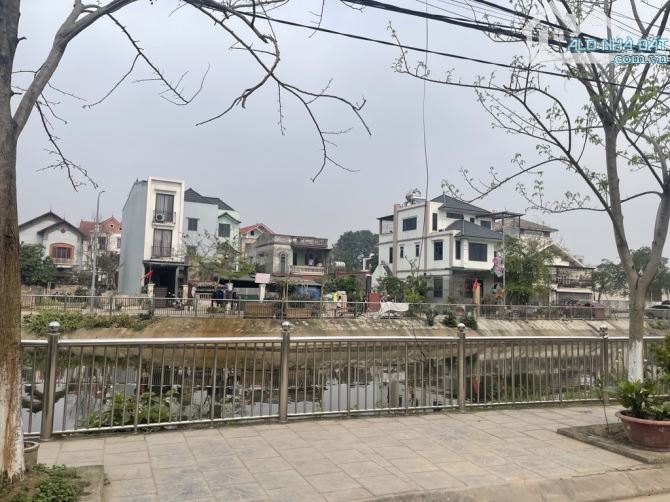 Bán Đất phân lô Mai Lâm - Ki - View Hồ - Vỉa Hè- Ô tô tránh 65m nhỉnh 8 tỷ ( thương lượng)