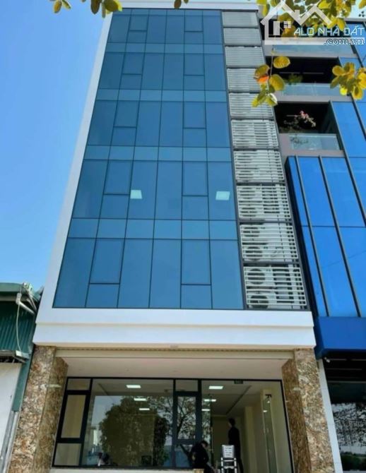 Nhà mặt phố Quận Cầu Giấy - 7 Tầng Thang máy - Vị trí Đẹp - Ôtô tránh, KD - Giá 25,5 Tỷ