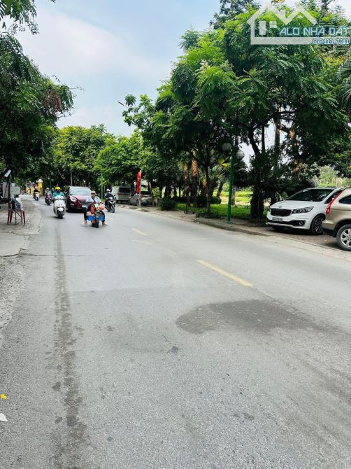 Bán 45m2 đất Ngũ Hiệp - Thanh Trì, ô tô vào đất, gần trục chính
