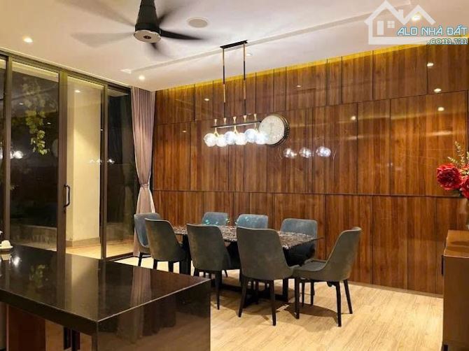 VILLA MT NGUYÊN ĐÌNH THI HIỆN ĐẠI SANG TRỌNG