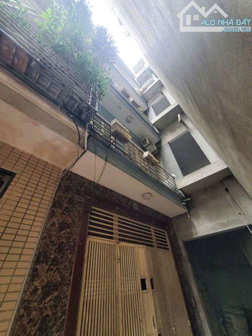 Bán nhà Bồ Đề,Long Biên 5 tầng,40m.mt3.5m oto đỗ cổng nhỉnh 8 tỷ