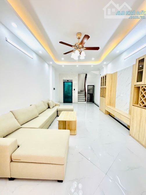BÁN NHÀ VŨ XUÂN THIỀU – THANG MÁY – Ô TÔ TRÁNH – GIÁ 9 TỶ
